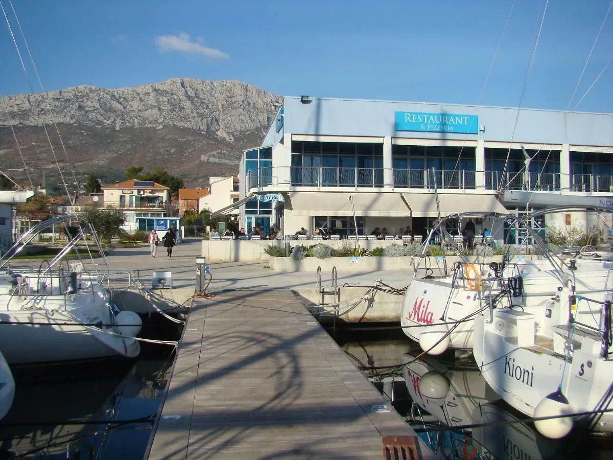 Kike Red Apartment Kastela