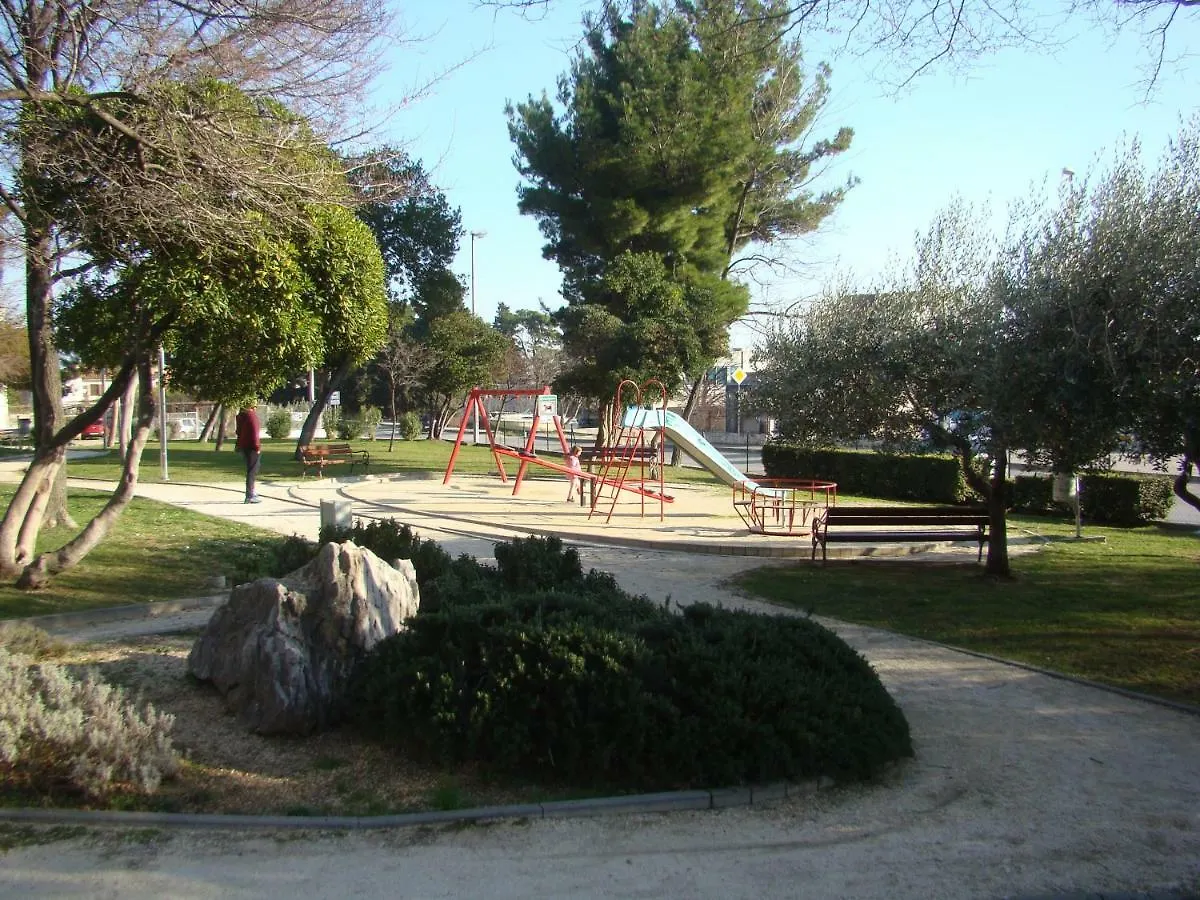 Kike Red Apartment Kastela