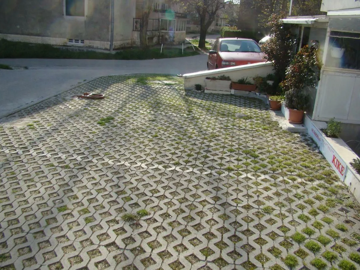 Kike Red Apartment Kastela 0*,  Croatia