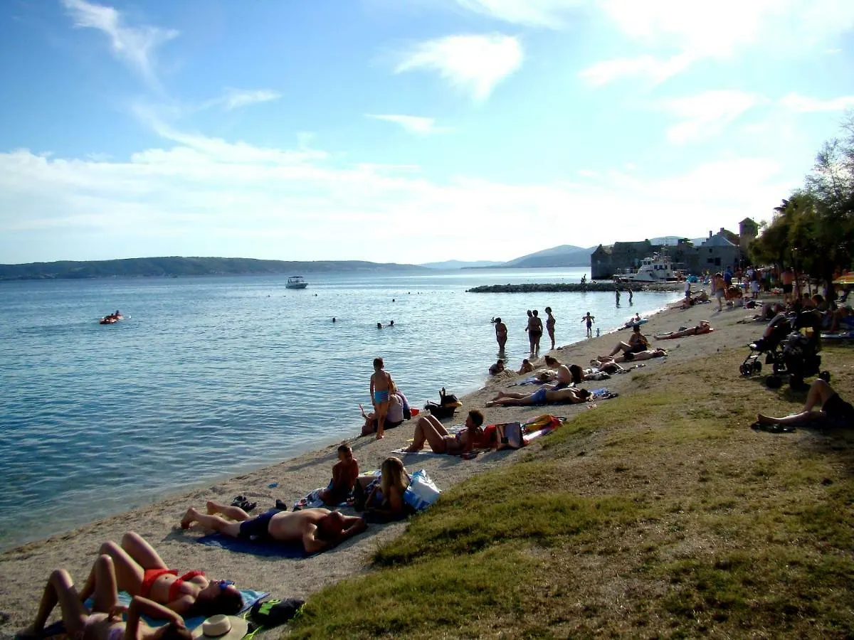 Kike Red Apartment Kastela