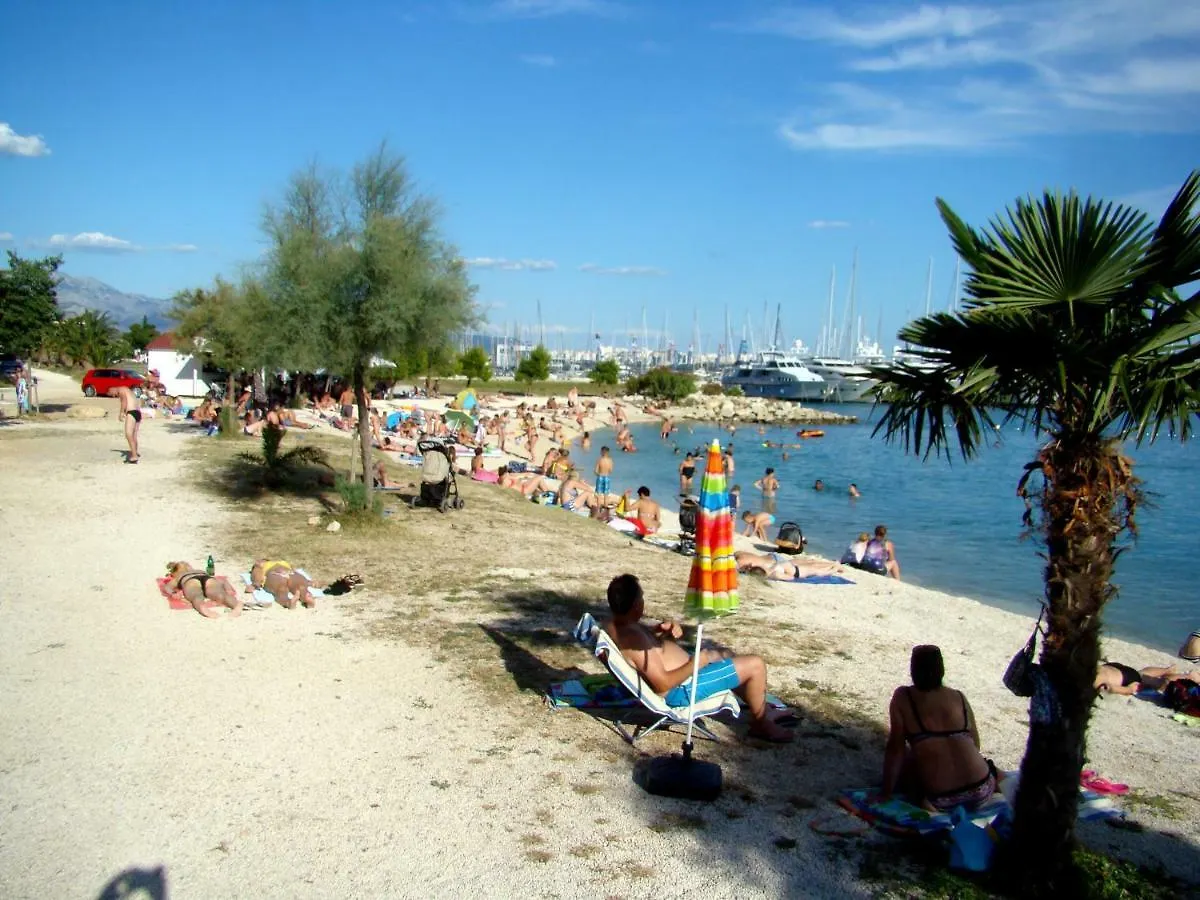 Kike Red Apartment Kastela