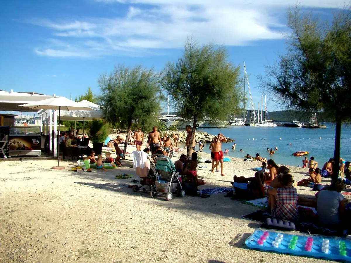 Kike Red Apartment Kastela 0*,