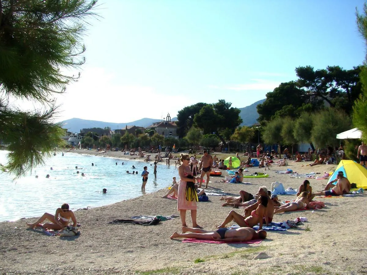 Kike Red Apartment Kastela