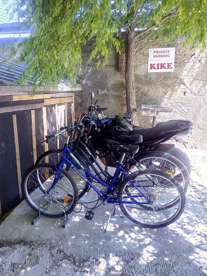 Kike Red Apartment Kastela